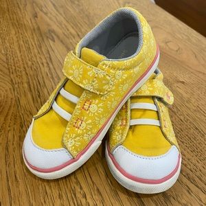 See Kai Run Basics Size 9